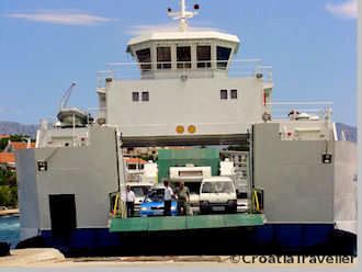Jadrolinija car ferry at Sucuraj
